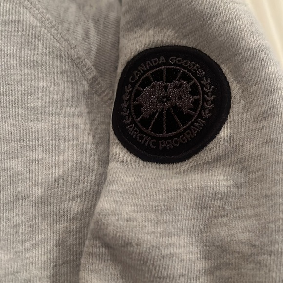 Canada Goose Women's Gray Muskoka Crewneck Black Label Sweater Size XS - Picture 4 of 4